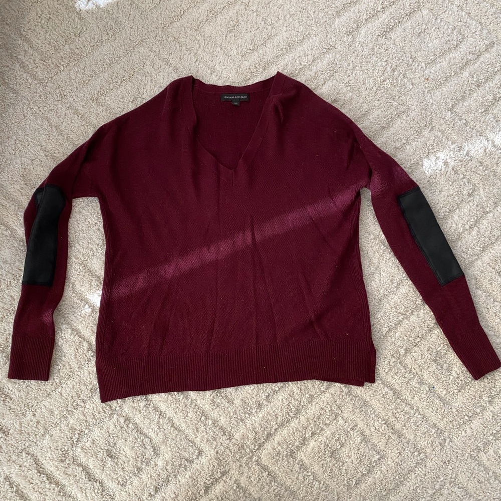 Banana republic  maroon sweater size xs euc